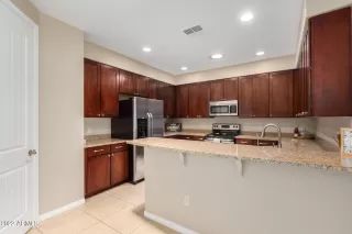 Photo #6: 6406963 Listing