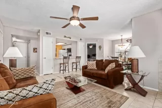 Photo #6: 6407270 Listing