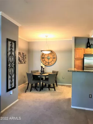 Photo #5: 6407300 Listing
