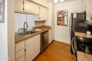 Photo #4: 6407495 Listing 