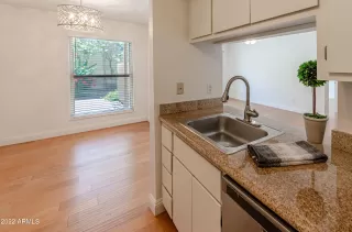 Photo #5: 6407495 Listing 