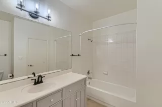 Photo #6: 6407691 Listing