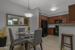 Photo #6: 6407709 Listing