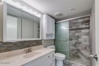 Photo #5: 6407886 Listing