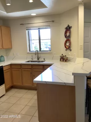 Photo #5: 6408112 Listing
