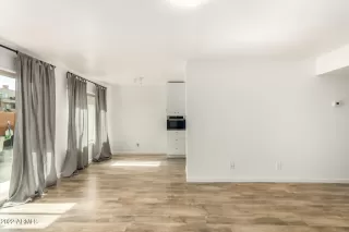 Photo #5: 6408456 Listing