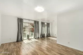 Photo #6: 6408456 Listing