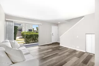 Photo #3: 6408629 Listing