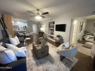 Photo #5: 6408906 Listing