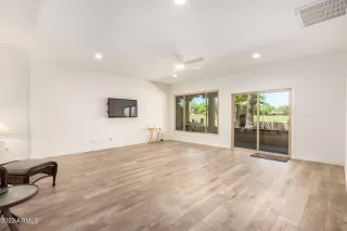 Photo #4: 6410213 Listing