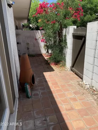 Photo #6: 6410418 Listing