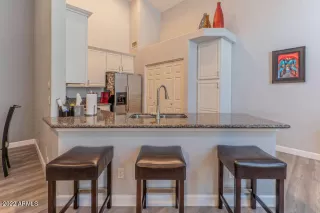 Photo #5: 6410619 Listing