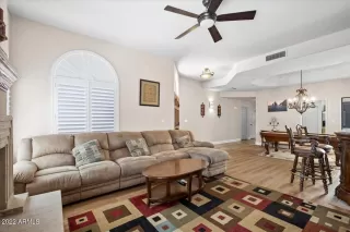 Photo #4: 6410763 Listing