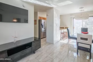 Photo #5: 6410889 Listing