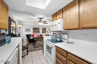 Photo #3: 6411329 Listing