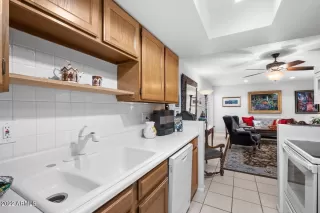 Photo #4: 6411329 Listing