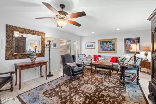 Photo #6: 6411329 Listing