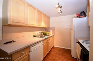 Photo #4: 6411803 Listing