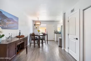 Photo #3: 6411900 Listing