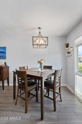 Photo #4: 6411900 Listing