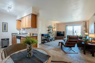 Photo #3: 6412892 Listing