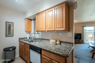 Photo #5: 6412892 Listing