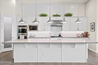 Photo #2: 6412920 Listing