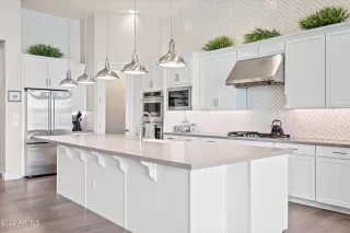 Photo #3: 6412920 Listing