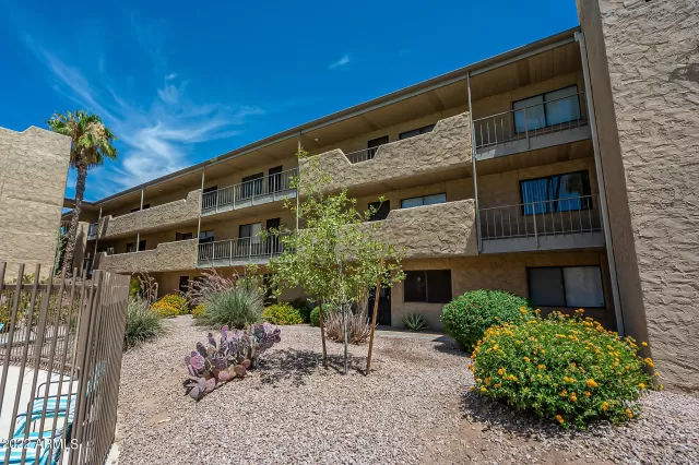 MLS: 6413121 Condo For Sale