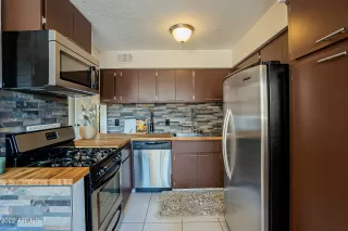 Photo #2: 6413121 Listing 