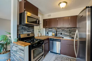 Photo #3: 6413121 Listing 