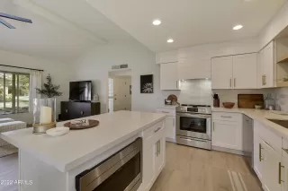 Photo #4: 6413404 Listing 