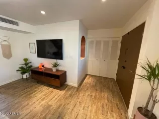 Photo #4: 6413508 Listing 