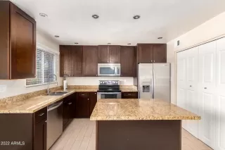 Photo #1: 6413932 Listing