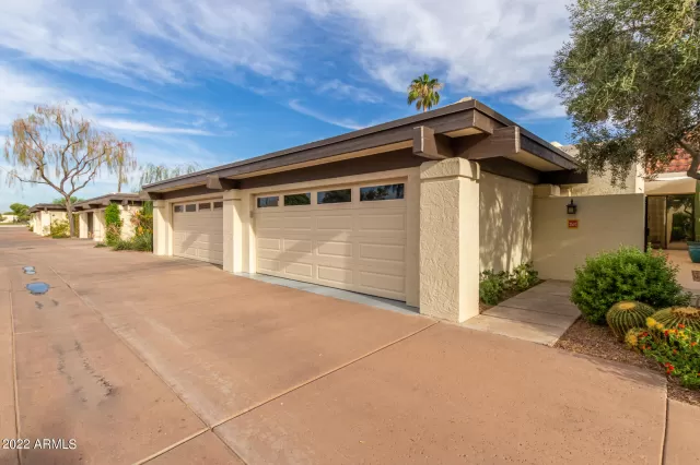 MLS: 6413982 Condo For Sale