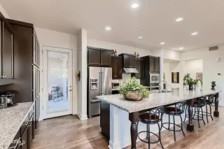 Photo #5: 6414497 Listing