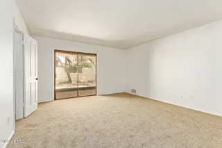 Photo #6: 6414554 Listing