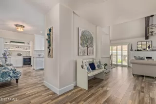 Photo #5: 6414603 Listing 