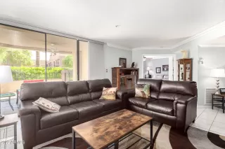 Photo #6: 6415131 Listing