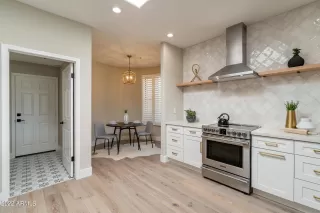 Photo #4: 6415197 Listing