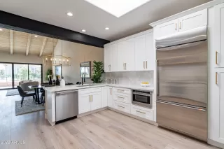 Photo #6: 6415197 Listing