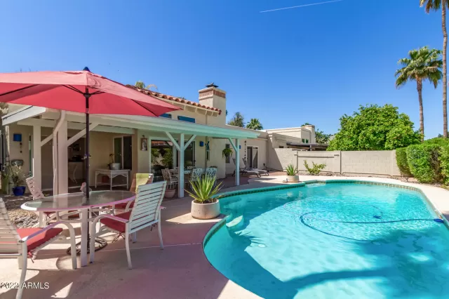 MLS: 6415500 Condo For Sale