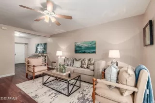 Photo #4: 6415529 Listing