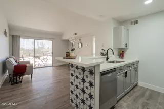 Photo #2: 6415604 Listing 