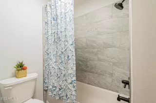 Photo #6: 6415604 Listing 