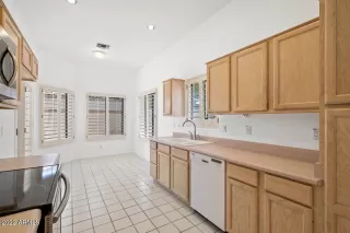 Photo #4: 6415732 Listing