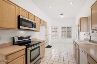 Photo #5: 6415732 Listing