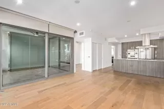 Photo #6: 6416589 Listing