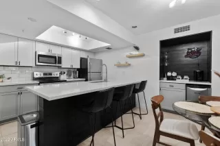 Photo #4: 6416908 Listing 