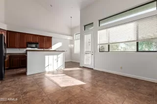 Photo #6: 6417768 Listing